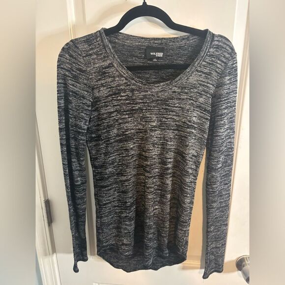 Wilfred free Aritzia Charcoal and Black long sleeve tee size small EUC - Picture 1 of 3